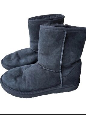 UGG Australia Black Classic Short Suede Shearling Boots Women’s Size 5 Y2K GREAT